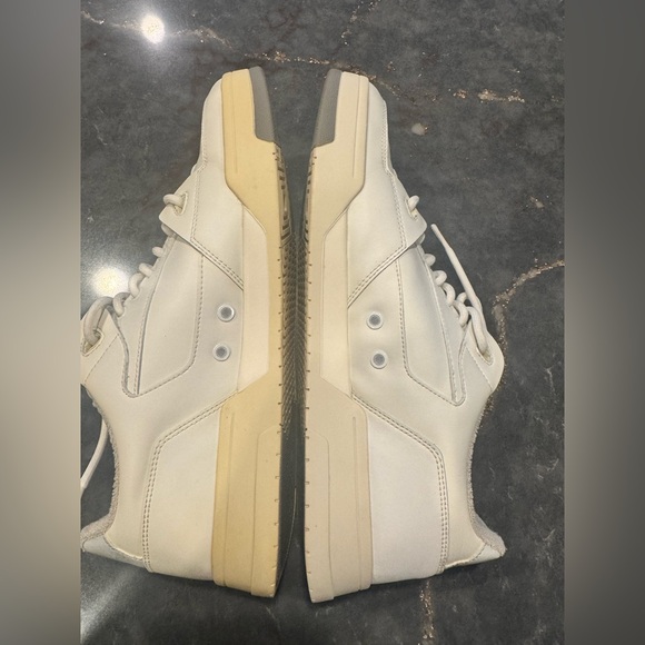 HUGO Men's Cream Sneakers - Picture 3 of 7